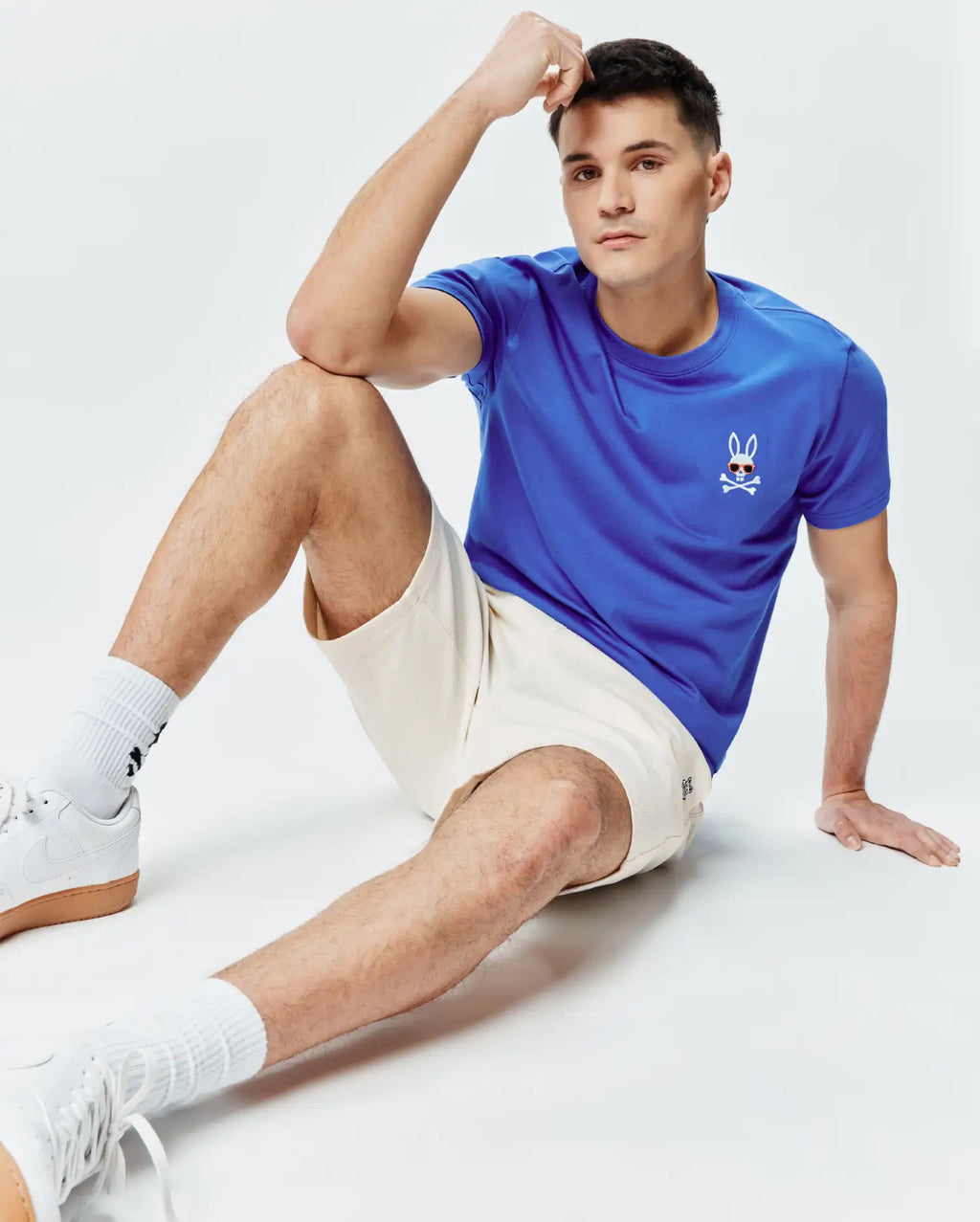 Premium MENS SUNNY CHEST GRAPHIC TEE